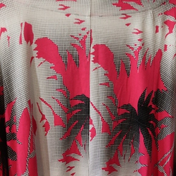 Tribal Plus Size 3X Tropical Tribal Print Twist Top | Doleman Sleeve Rayon - Picture 5 of 13